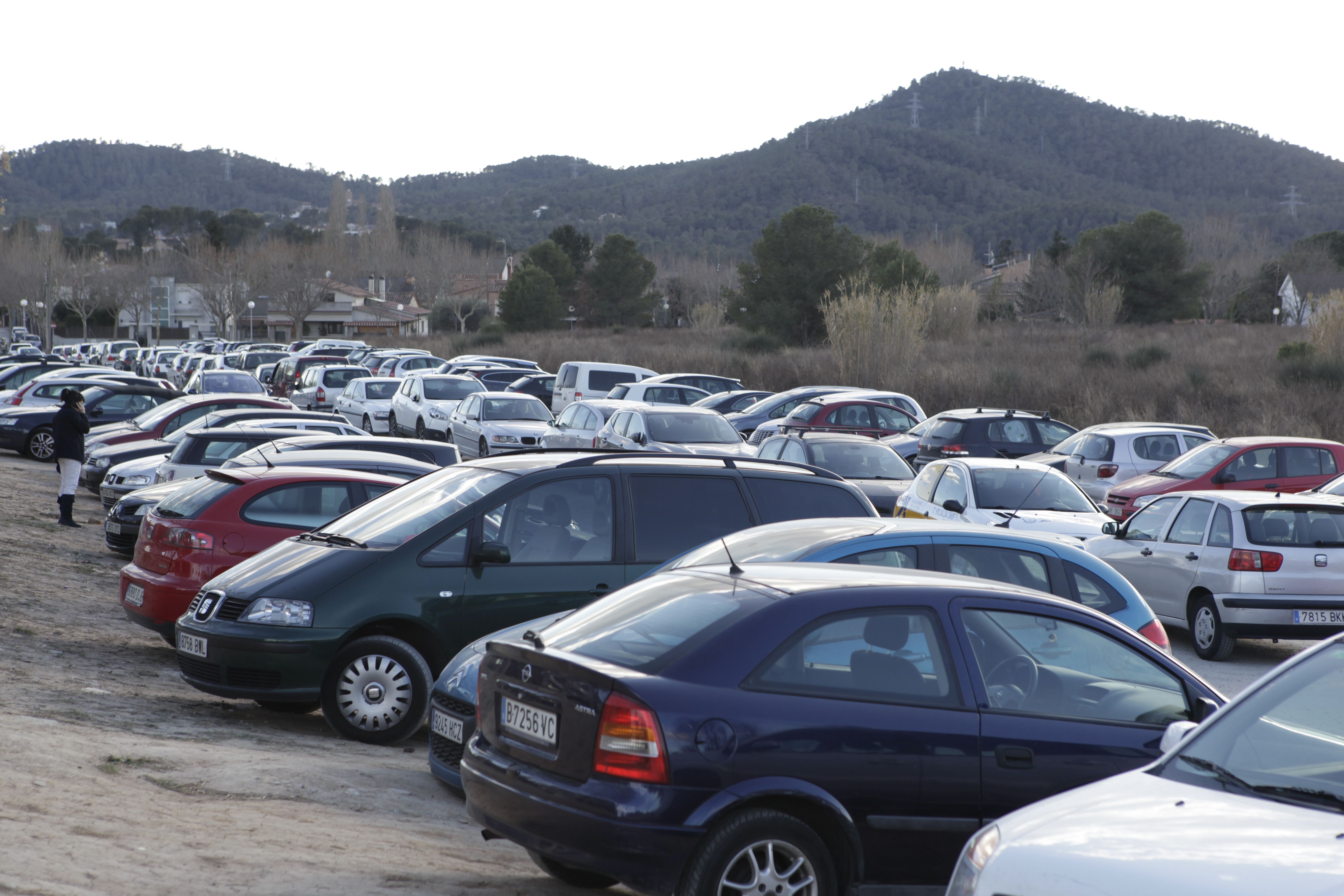 Actualment, s'utilitza una parcel·la propera a l'Hospital General com a aparcament. FOTO: Artur Ribera