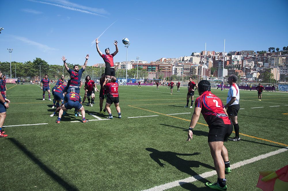 El FC Barcelona venç 22-13 al Club de Rugby Sant Cugat en el partit de tornada. FOTO: Pere Fernández