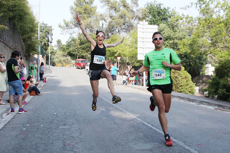 Laura Bel, primera dona en creuar la línia de meta. FOTO: Lali Puig