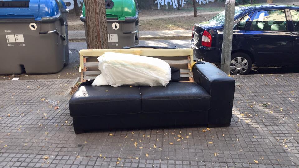 Pel facebook els lectors també  fan arribar aquesta foto del carrer de Mercè Rodoreda 