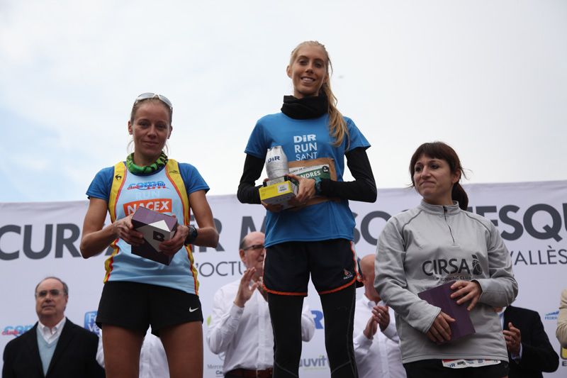 Podi de la prova dels 5 quilòmetres en la categoria femenina. FOTO: Lali Puig