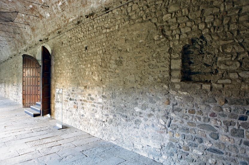 La porta del claustre. FOTO: Artur Ribera