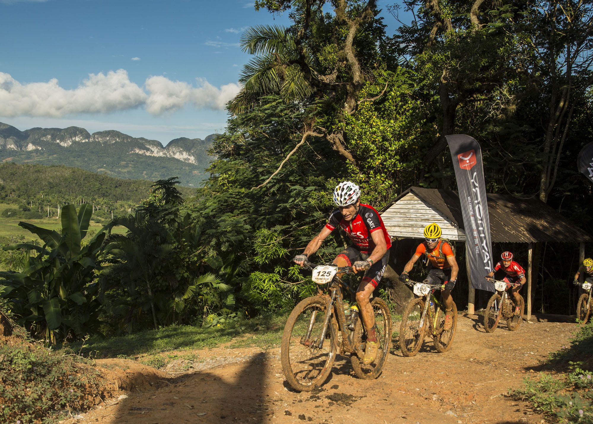 El santcugatenc ha estat quart classificat d'aquesta competició de BTT a Cuba. FOTO: Titan Tropic by Gaes / Cristian Casal