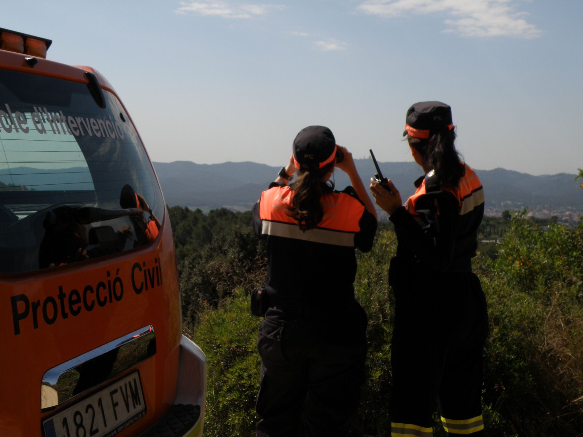 Tasques de vigilància sobre el terreny de Protecció Civil. FOTO: Cedida