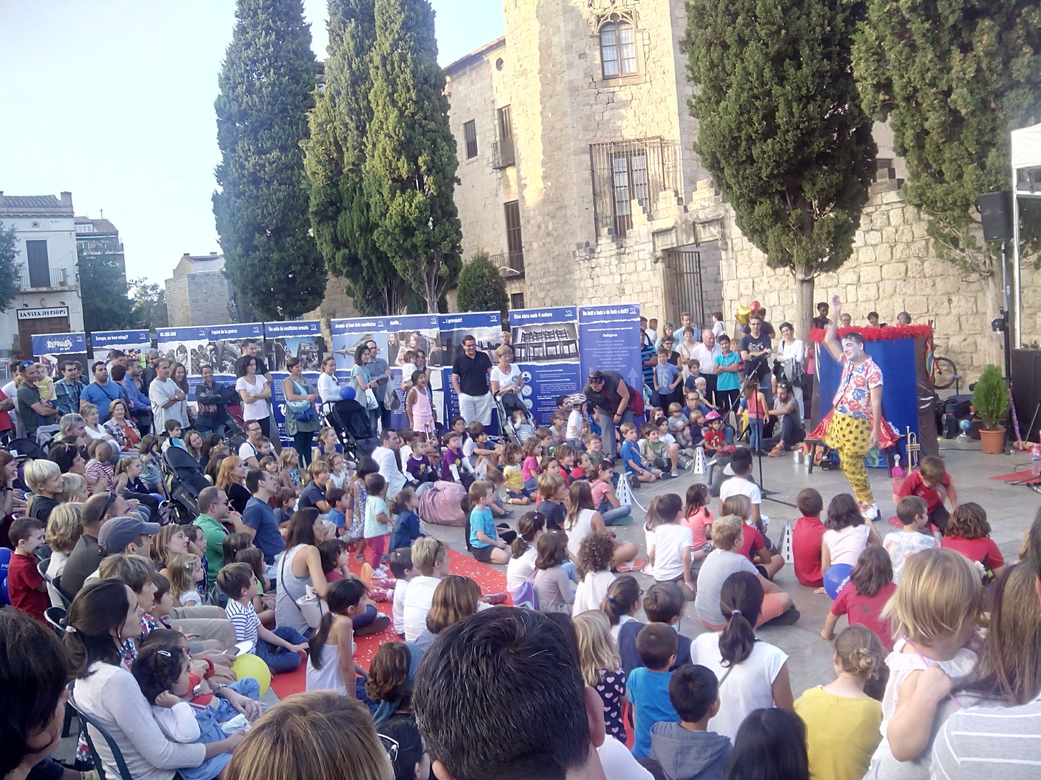 La plaça d'Octavià s'ha omplert pel Dia Mundial per la Pau FOTO: TOT Sant Cugat