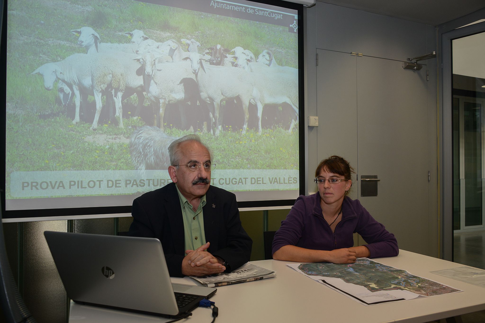 Joan Puigdomènech i Cristina de Llanos durant la presentació del projecte FOTO: Localpres