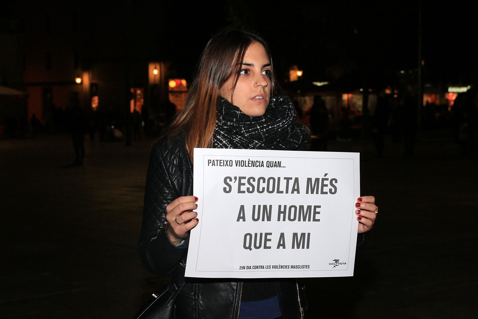 Una de les participants a la plaça d'Octavià FOTO: Lali Álvarez