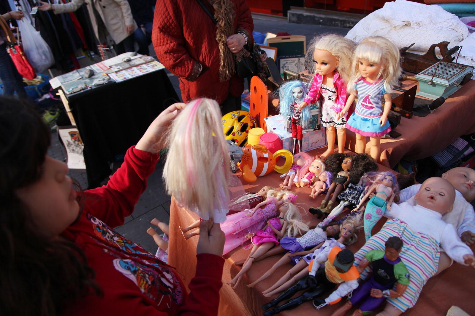 Objectes que es poden comprar o vendre al mercat FOTO: Lali Puig