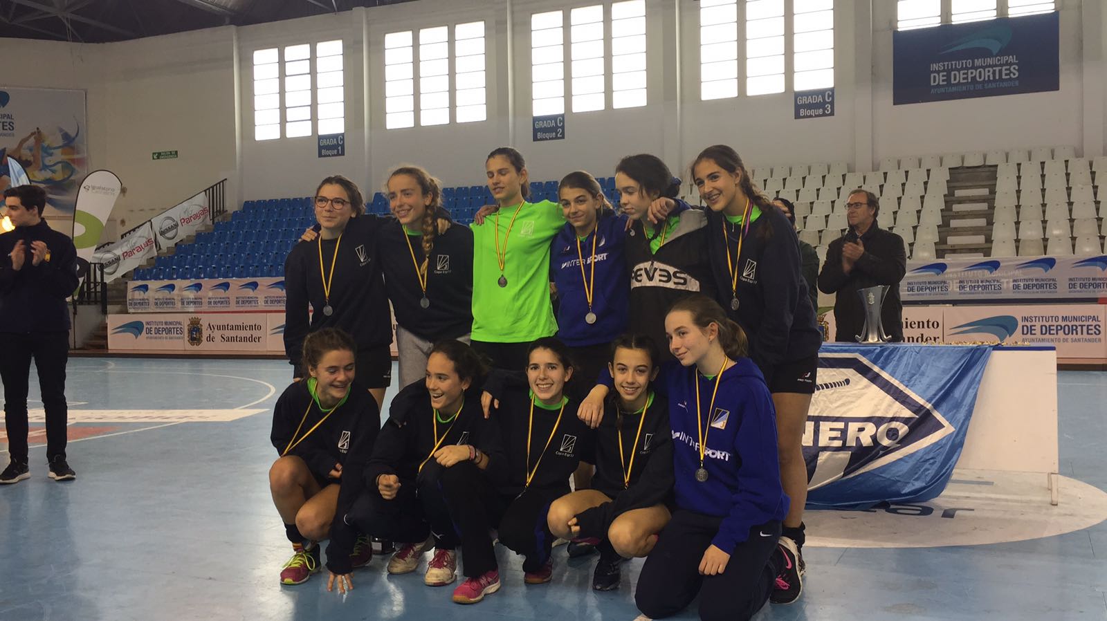 El cadet femení del Junior FC, subcampió de la Copa d'Espanya d'hoquei sala. FOTO: Junior FC