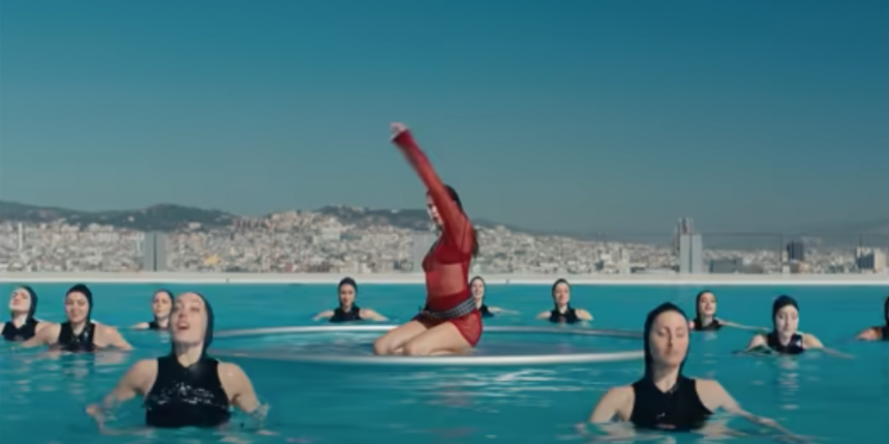 Una Santcugatenca En El Nou Videoclip De Dua Lipa