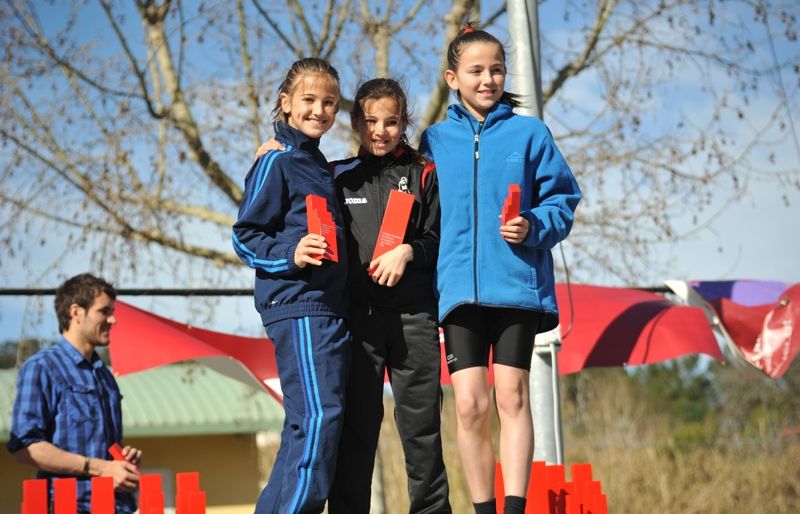 Podi amb les guanyadores de la categoria benjamí