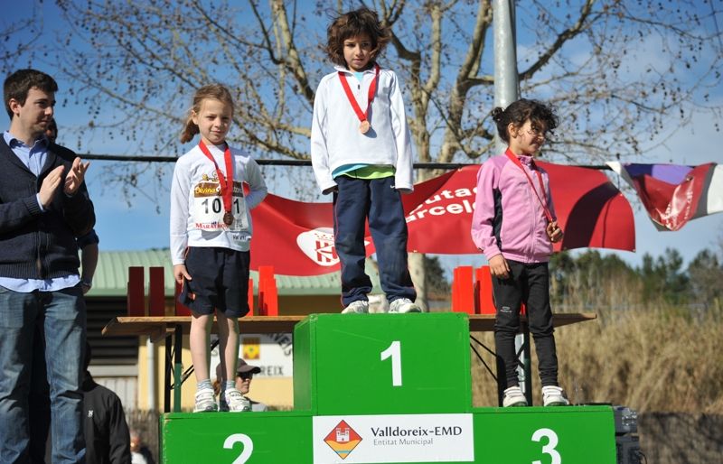 Podi amb les guanyadores de la categoria prebenjamí