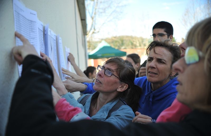 Les participants comprovant les classificacions