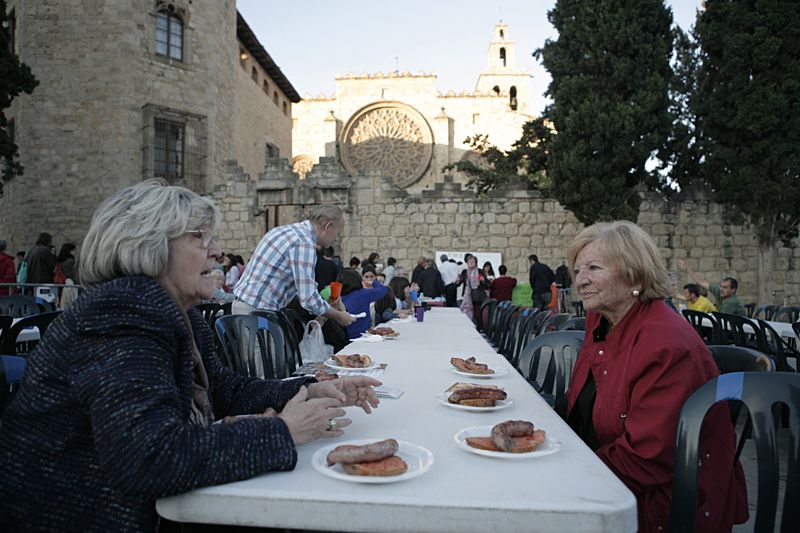 Dinar popular a la Pl. d'Octavià