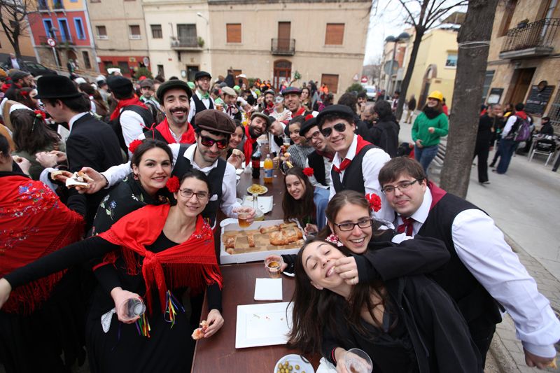 Esmorzar pels Balladors de Gitanes a la Plaça Pep Ventura