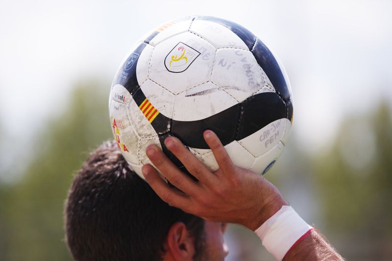 Futbol: Sant Cugat Esport FC - UE Sant Joan Despí a la ZEM Jaume Tubau. FOTO: Lali Puig