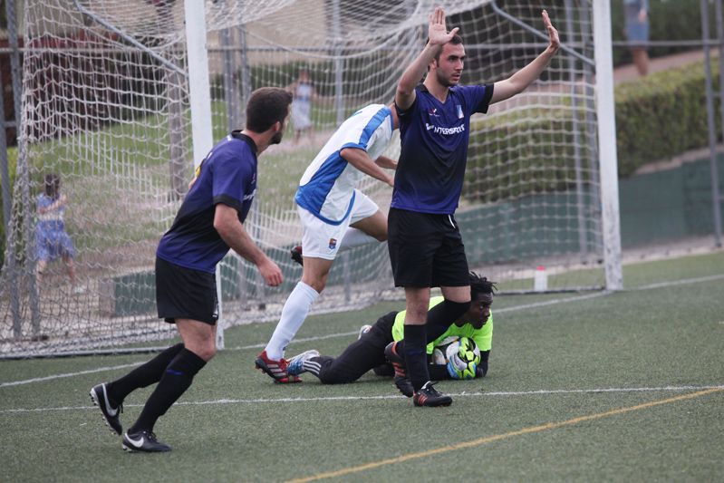 Futbol: Junior FC - ­Espluguenc al Junior. FOTOS: Lali Puig