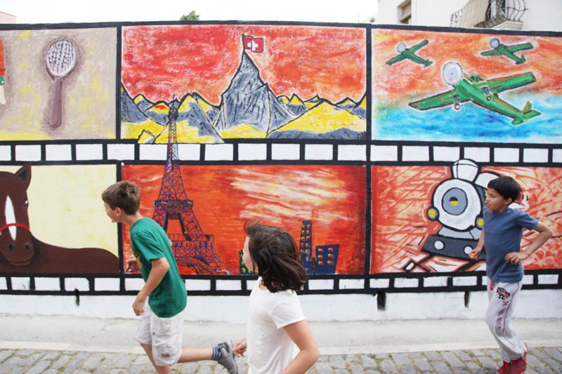  Acte inagural  del "Mur de vida" pintat al carrer Torrent de la Bomba. FOTOS: Lali Puig