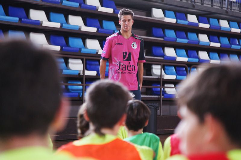 Visita  de Jordi Campoy al Campus d'Estiu del Futbol Sala Sant Cugat a la ZEM Rambla del Celler. FOTOS: Lali Puig