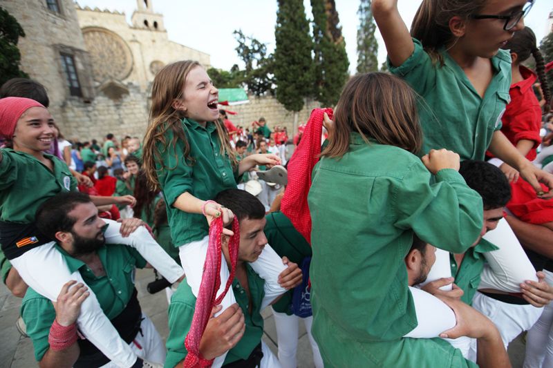   Actuació castellera a la Plaça d'Octavià. FOTOS: Lali Puig  