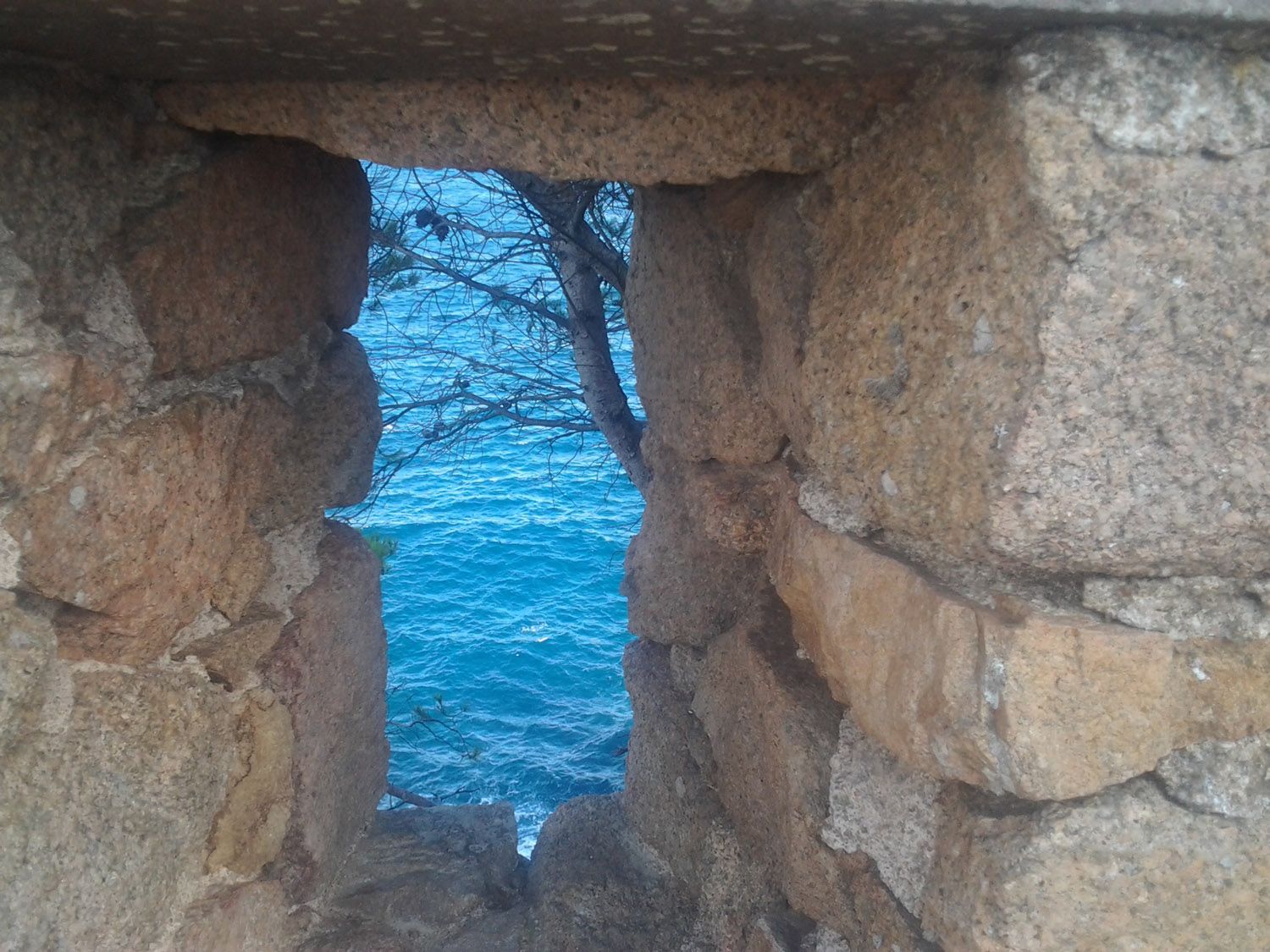 La ventana de Tossa de Mar