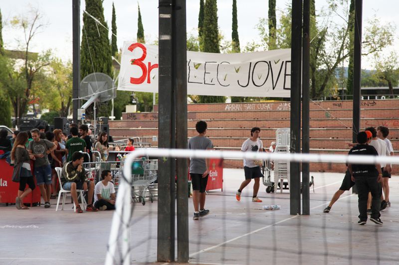   3r ​Aplec jove: Ballada popular de swing i Torneig de futbol 5 al Parc Ramon Barnils. FOTOS: Lali Puig