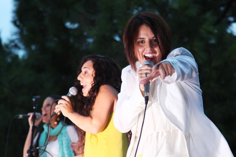 Festa Major del Barri del Monestir: Concert de Gospel Fusió, a càrrec d'Esencia de Vida a la Plaça d’en Coll. FOTOS: Lali Puig