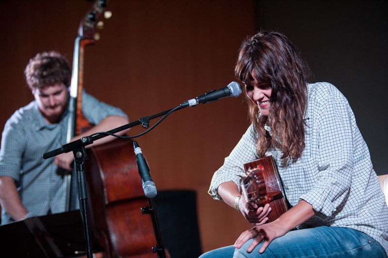 Clara Andrés a l'Aula Magna.  FOTO: Víctor Parreño