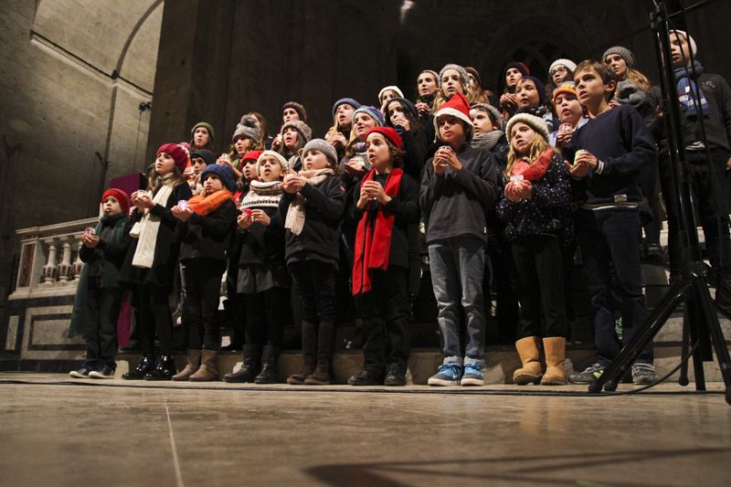 'Nadal a casa'. Lectura del 'Poema de nadal', de Josep M. de Segarra, i cantada de nadales al Monestir. FOTOS: Estefania Bedmar