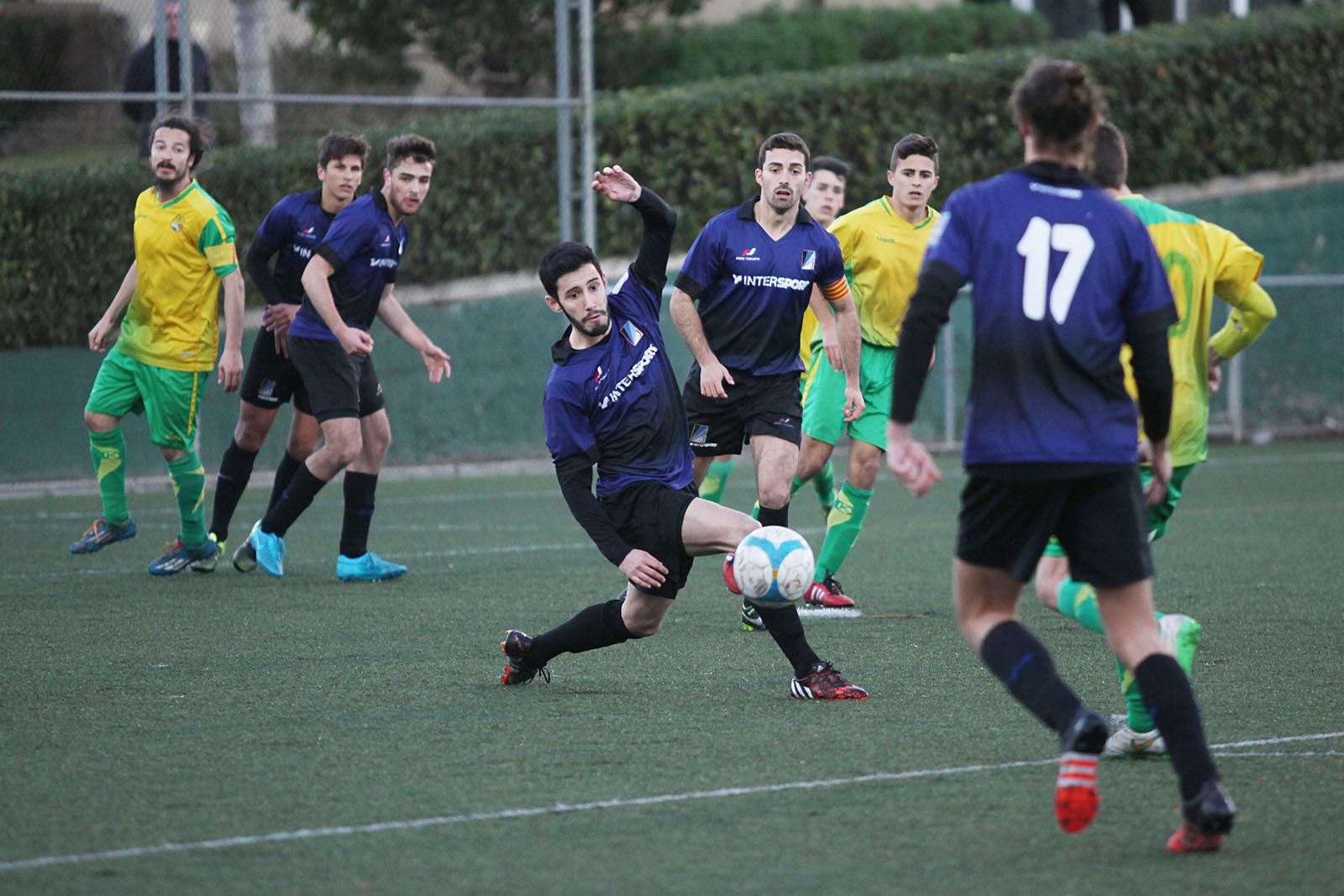 Futbol: Junior FC vs CE Olímpic Can Fatjó al Junior FC. FOTOS: Lali Puig