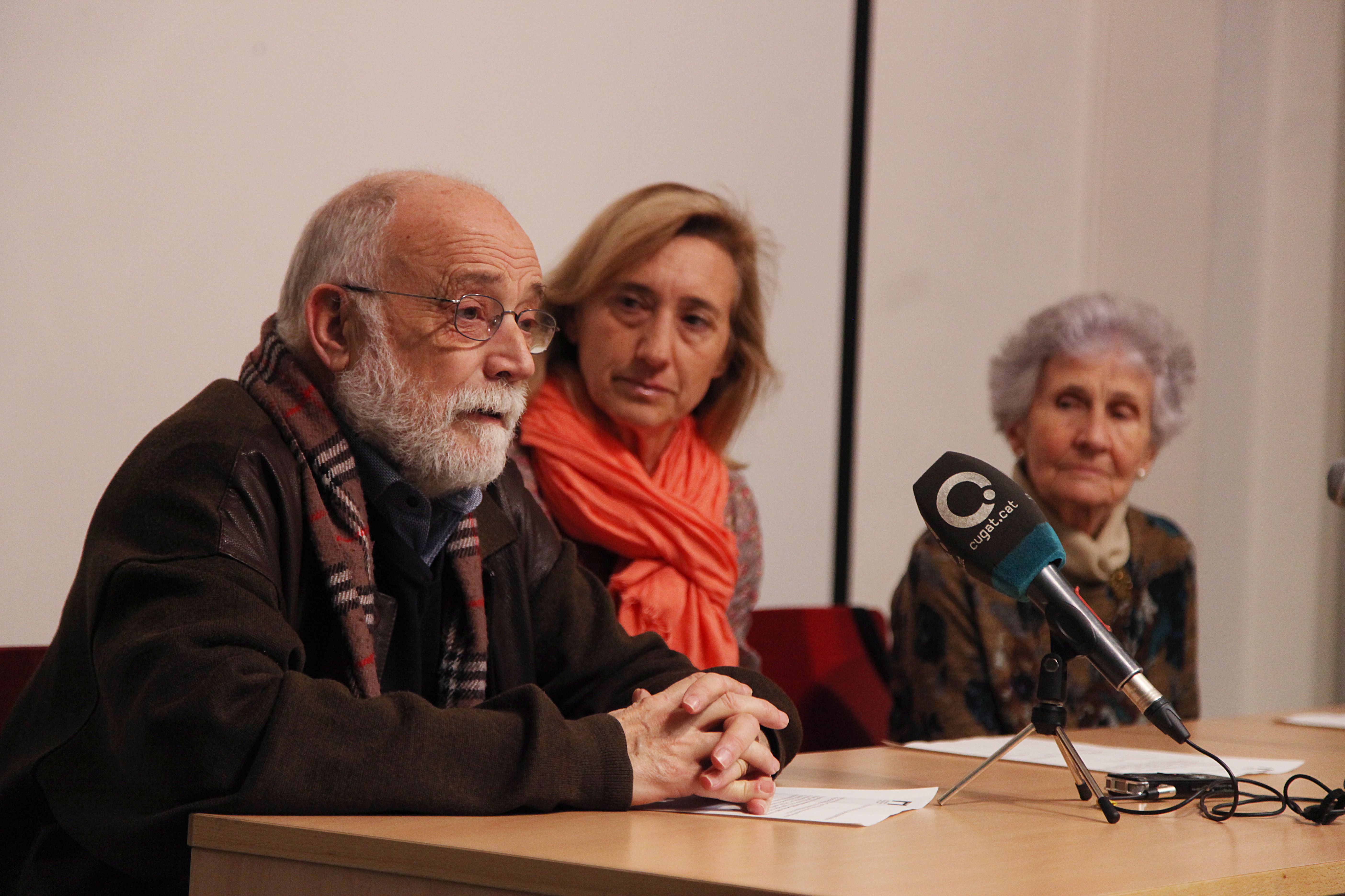 Presentació del guardonat amb el Memorial Joan XXIII per la Pau a la Casa de Cultura. FOTOS: Lali Puig