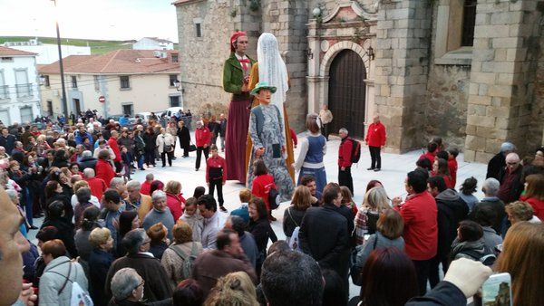 Cercavila de benvinguda a La Haba  @mconesapages