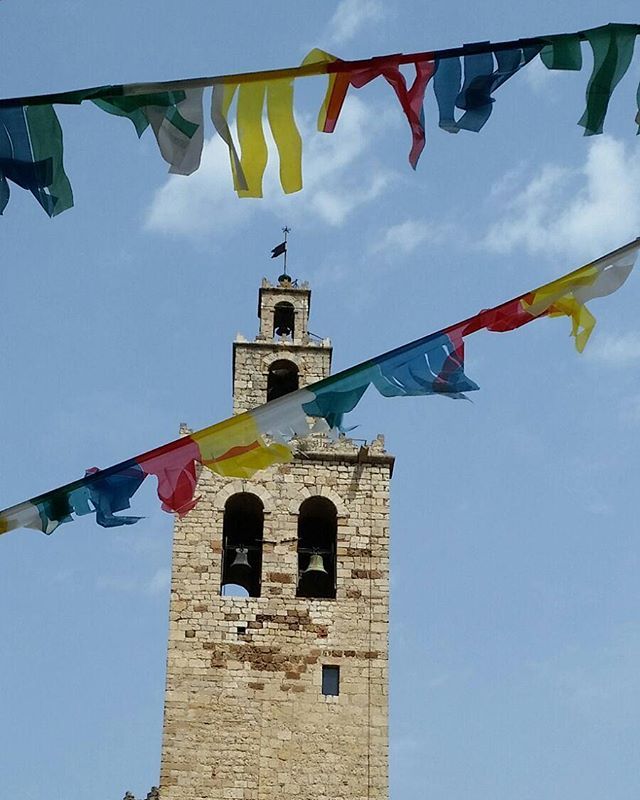 @caraotayemaytajada   Campanario de fiesta...foto tomada desde Plaça del Rei