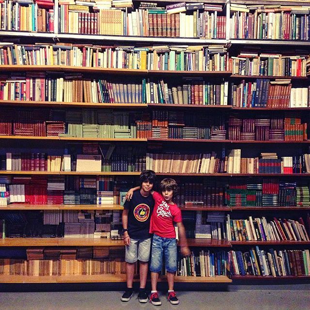 @68mosquitos   #bookstagram #books #mobilegrafia #mercantic #kids #niños #brothers #love #family