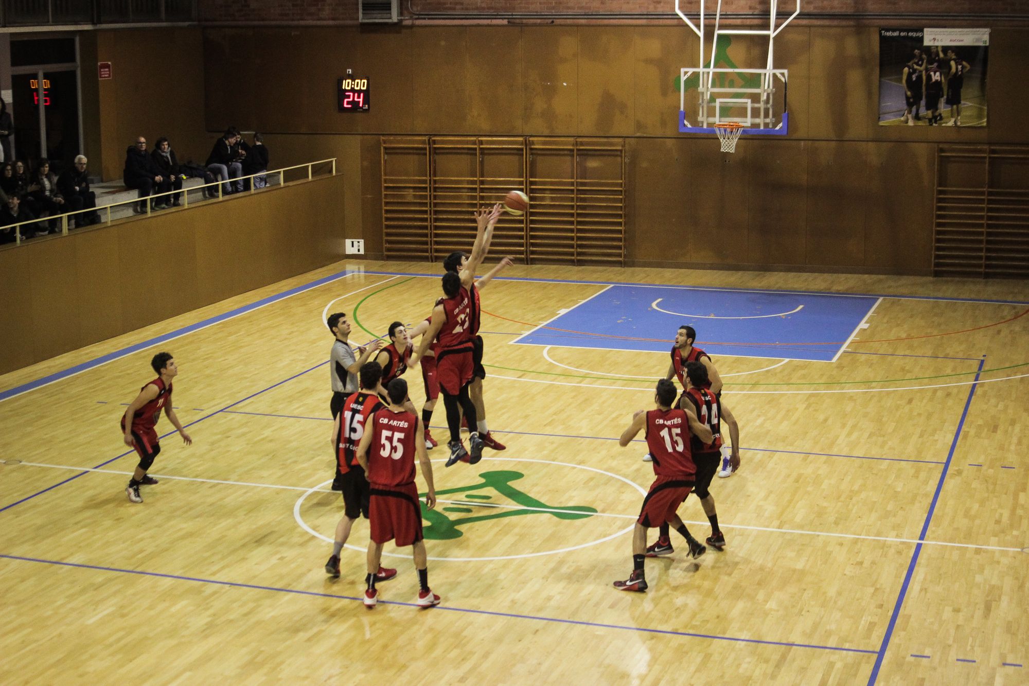 Bàsquet masculí (partit de lliga). UE Sant  Cugat vs. CB Artés. FOTO: Ale Gómez