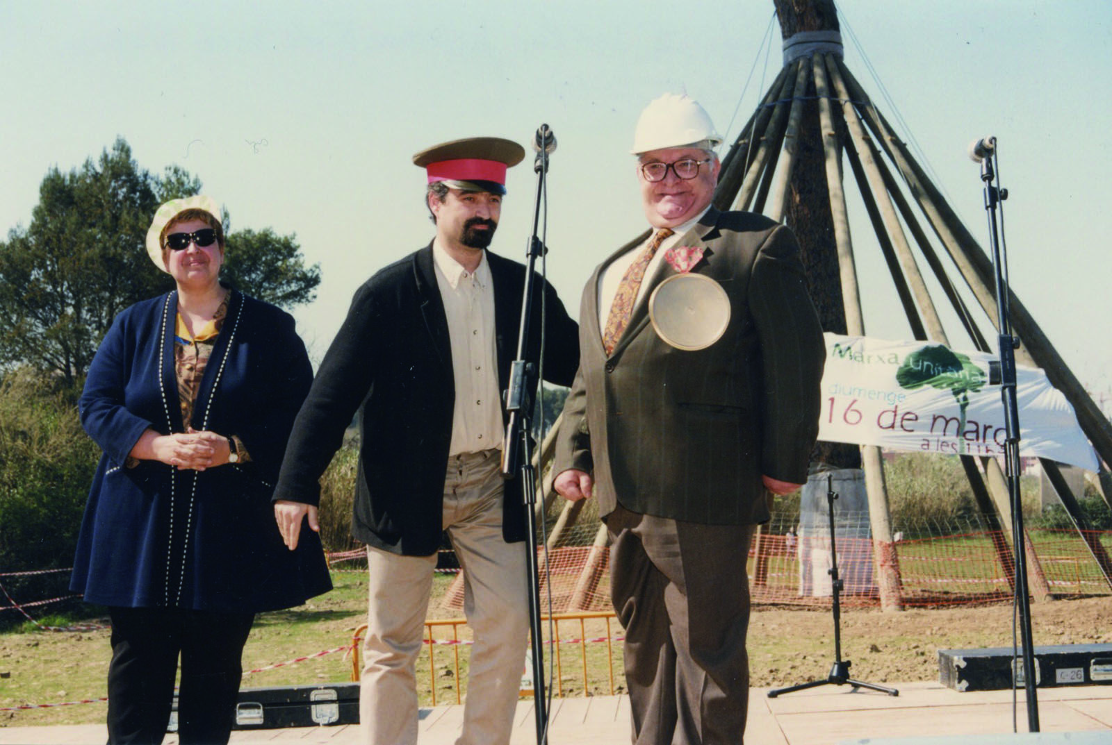 Tetrateatre en la Marxa unitària per la recuperació de Torre Negra (1997) FOTO: Xavier Larrosa