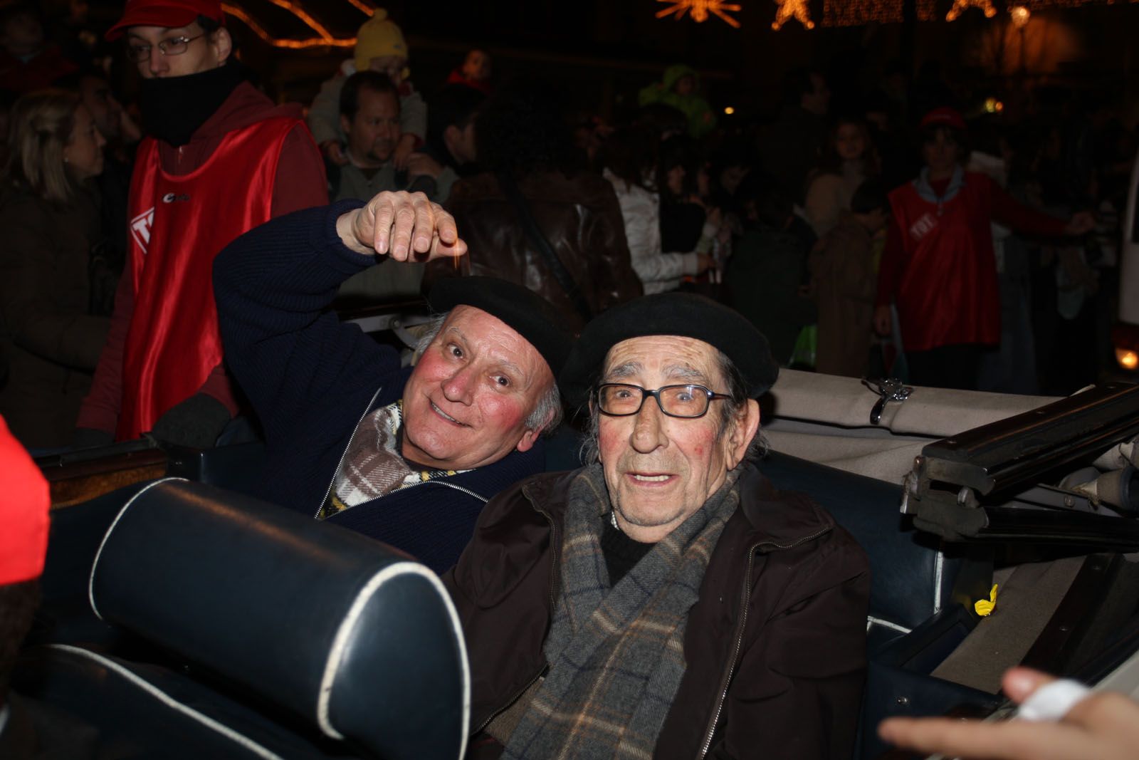 Amb Pere Pahisa, a la carrossa del TOT Sant Cugat, cavalcada de reis  FOTO: Lluís Llebot