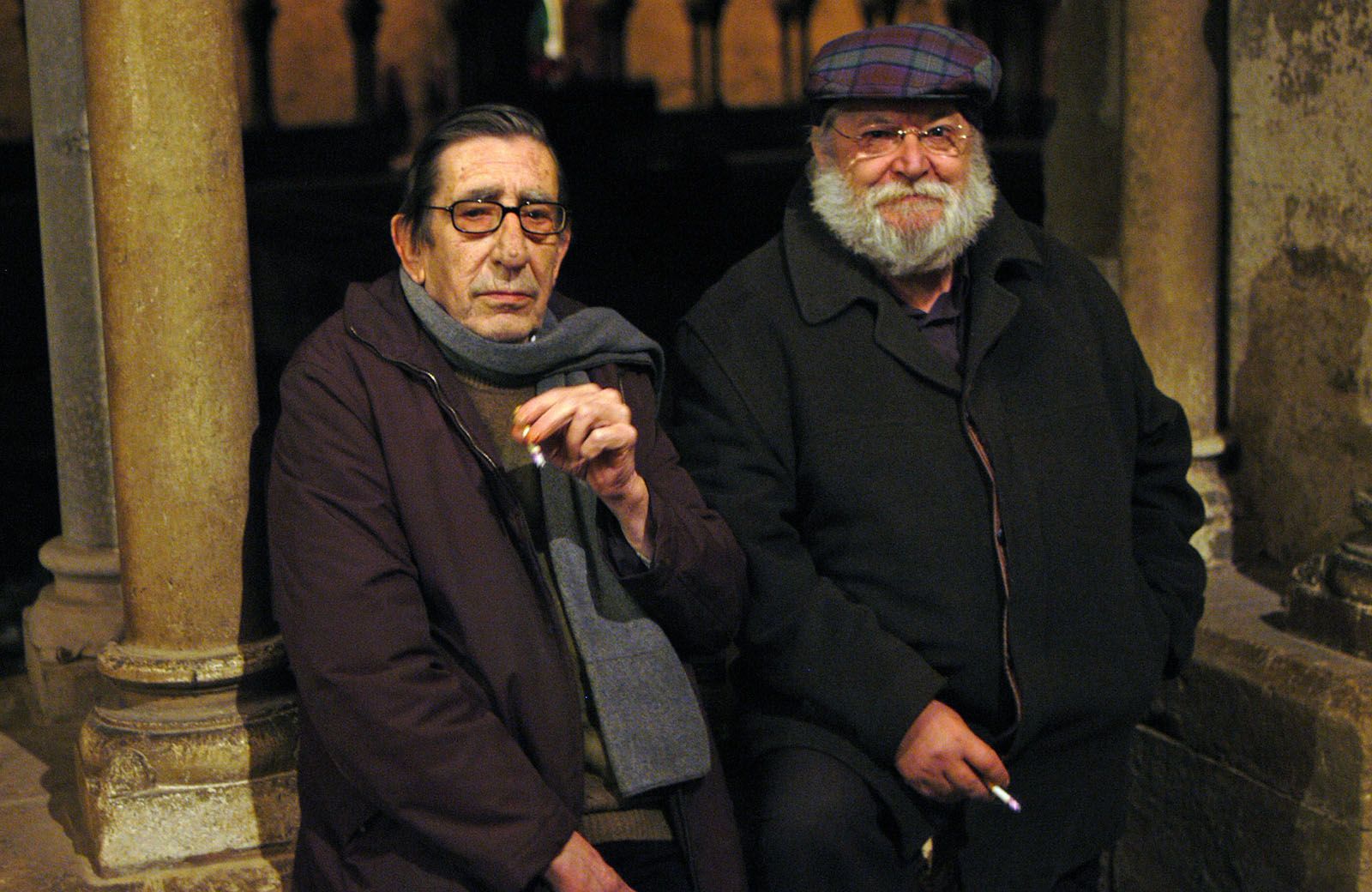 Joan Fàbregas i Joan Llamas al claustre del Monestir FOTO: Mané Espinosa