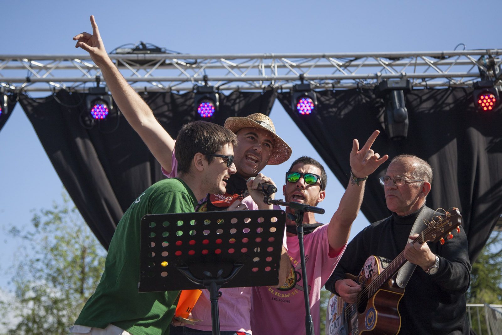 L’Encabronada: Concert de fi de festa amb el Miquel del Roig. FOTOS: Lali Puig