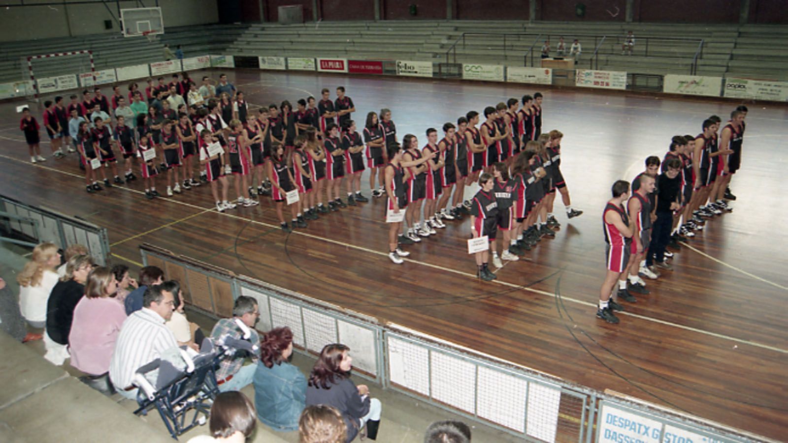 Presentació seccions (setembre de 1996) FOTO: Xavier Larrosa