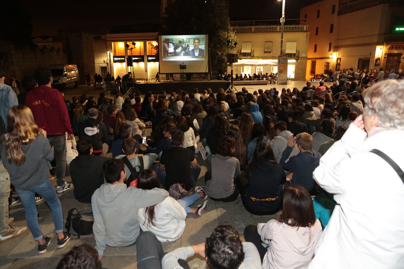 Acte final a la Pl. d'Octavià per compartir la llarga jornada