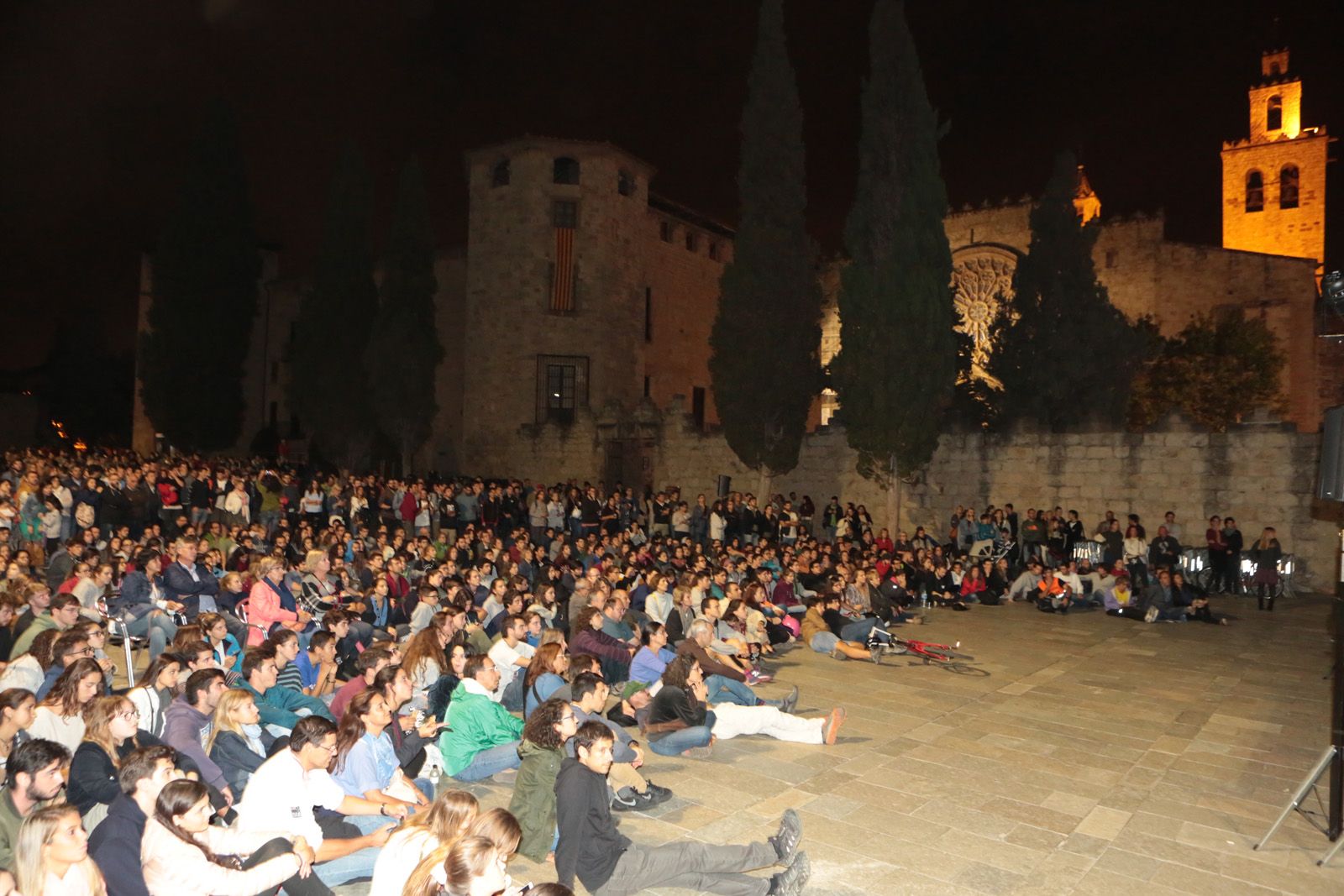 Concentració a la plaça d'Octavià l'1 d'octubre FOTO: Artur Ribera