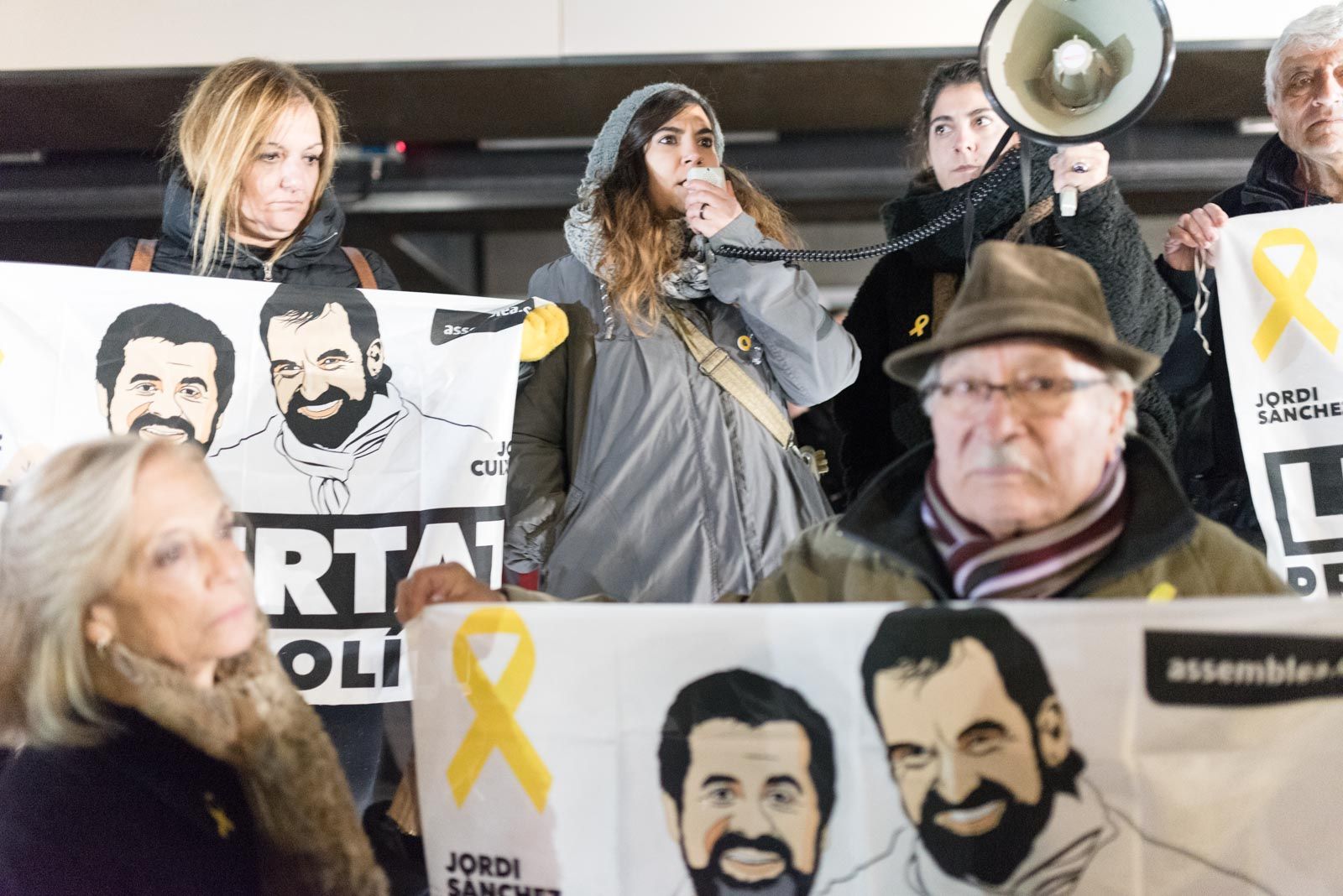 Concentració pels Jordis a l'Ajuntament. FOTO: Òscar Bayona 