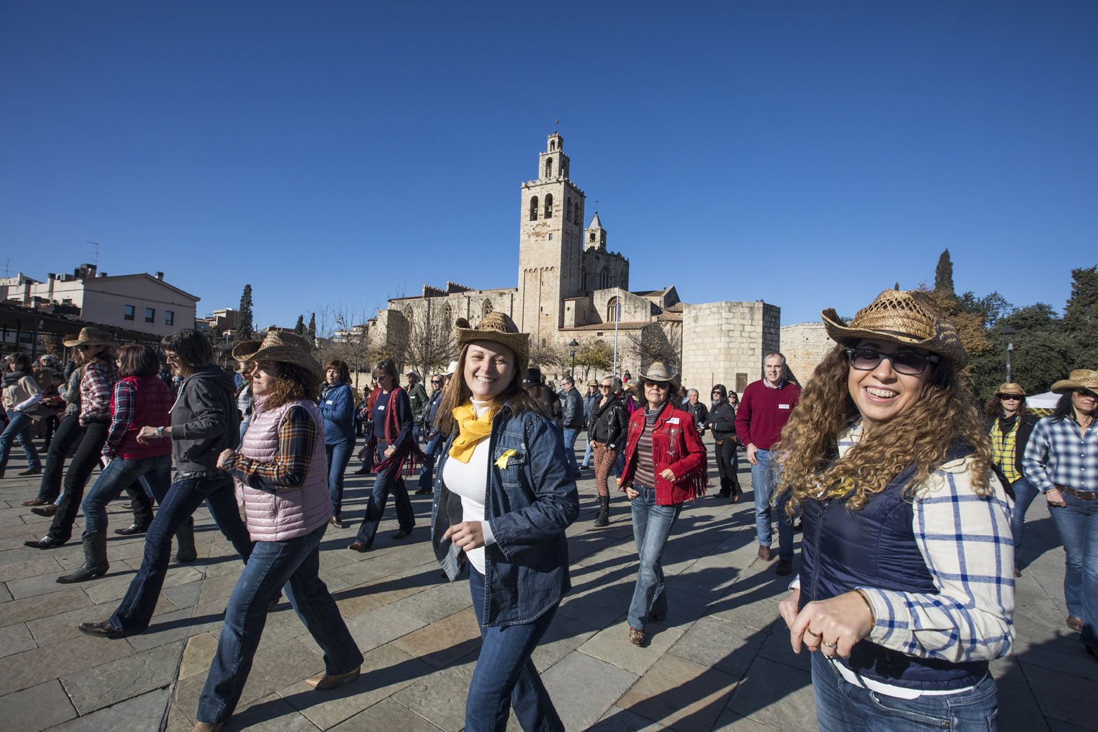 Ballada de Country solidària per la Marató de TV3 a la Plaça del Rei. FOTO: Lali Puig