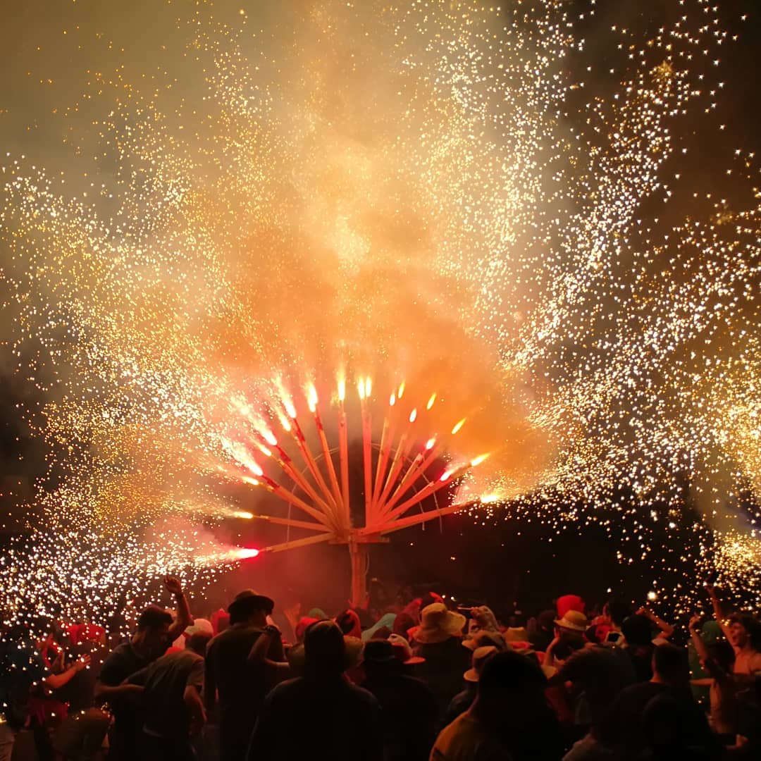 @annafabre68 "correfoc" (Categoria Instagram) 