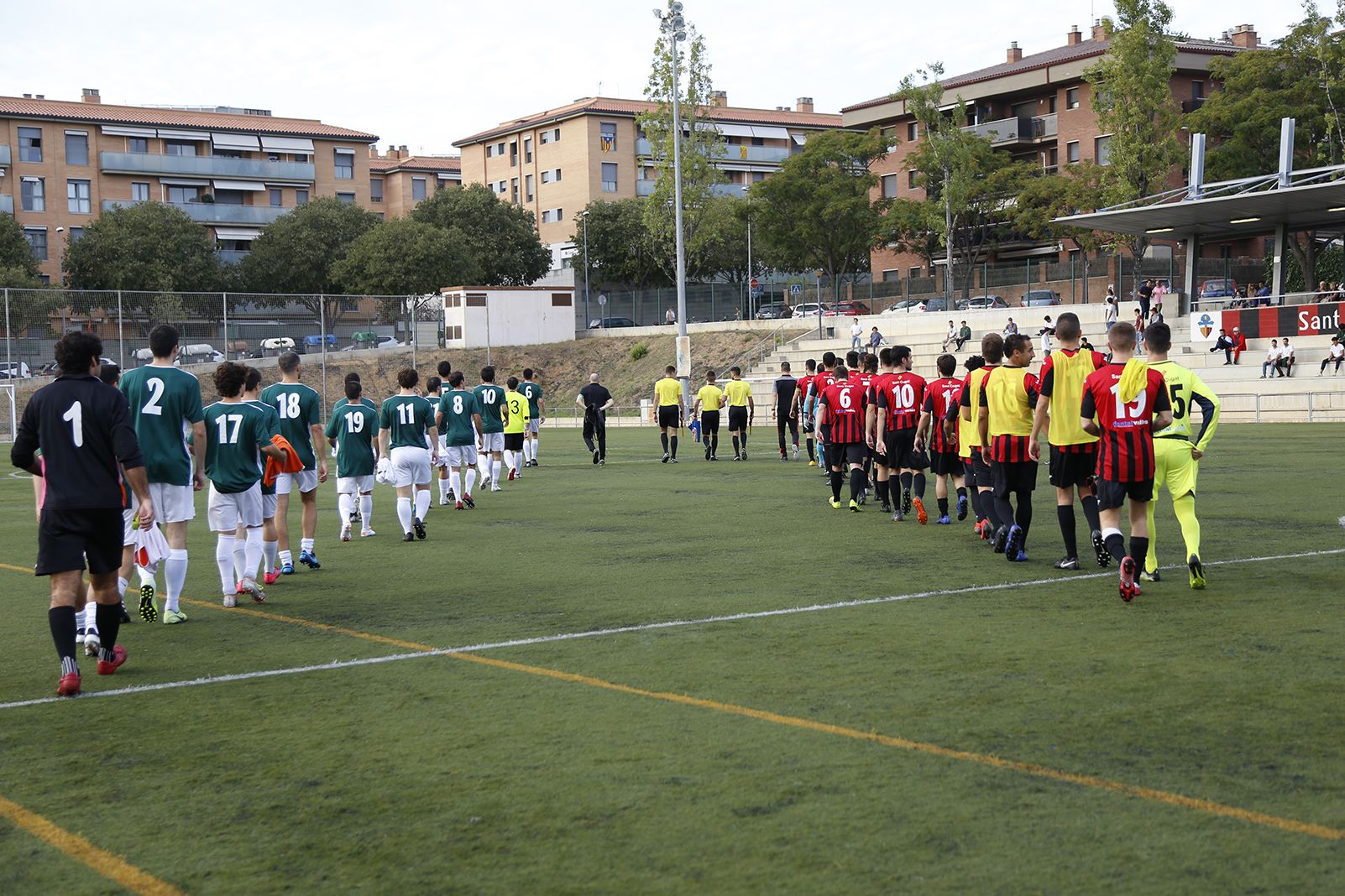 Futbol masculí. Partit de lliga. Derbi Sant Cugat FC- Valldoreix FC. FOTO: Anna Bassa