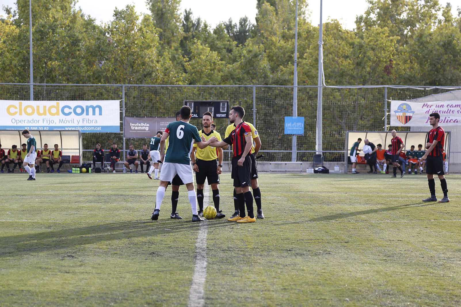 Futbol masculí. Partit de lliga. Derbi Sant Cugat FC- Valldoreix FC. FOTO: Anna Bassa