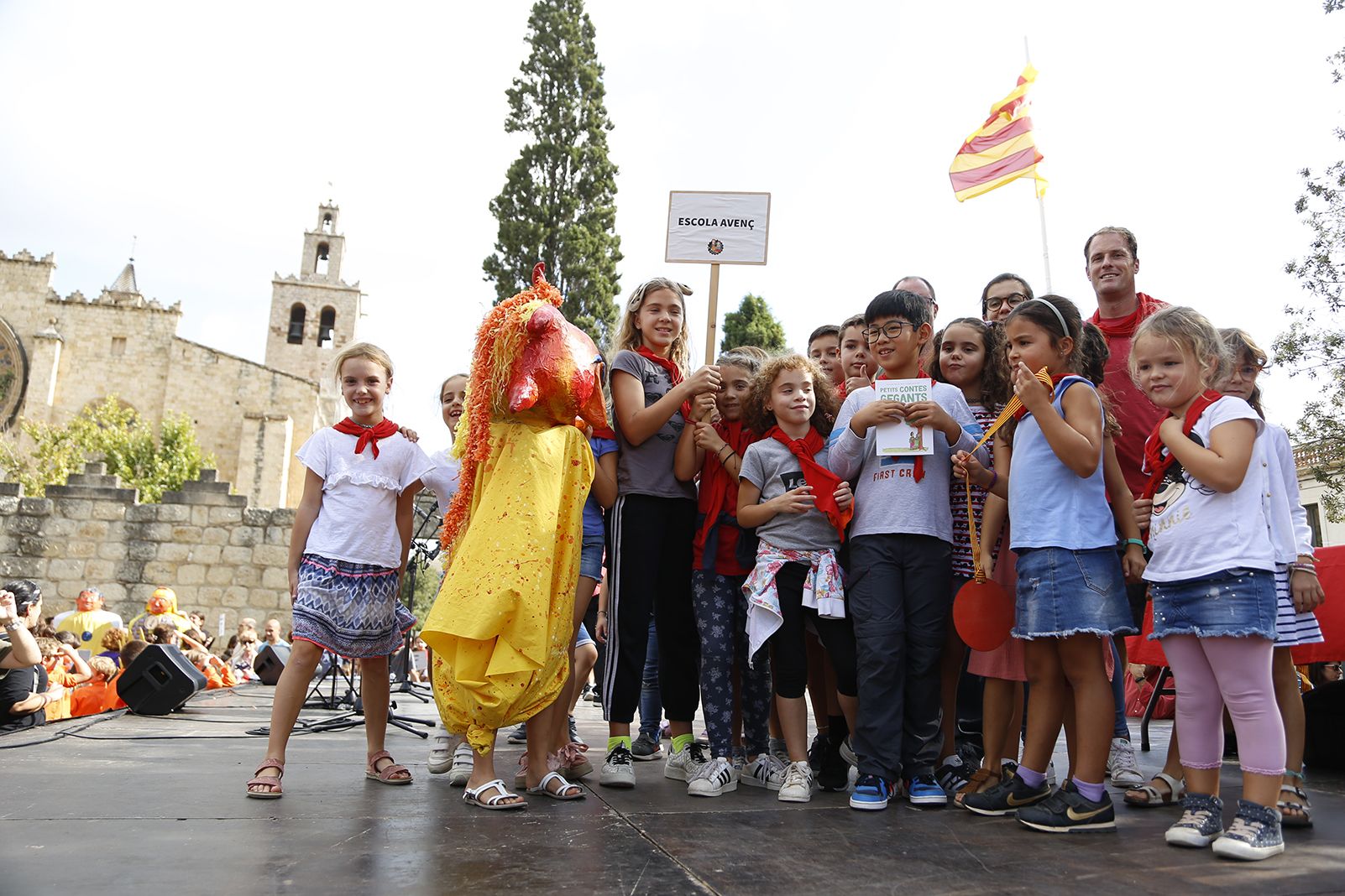 Lliurament de record a les Escoles. FOTO: Anna Bassa