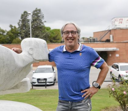 Albert Mendoza Rodríguez, a l'entrada del Centre d'Alt Rendiment (CAR) de Sant Cugat. FOTO: Bernat Millet