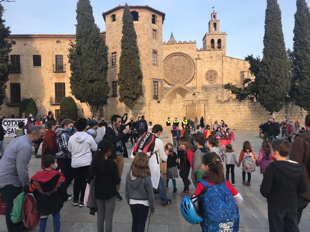 #RevoltaEscolar a Sant Cugat per uns entorns escolars més pacificats. FOTO: Ferran Mitjà